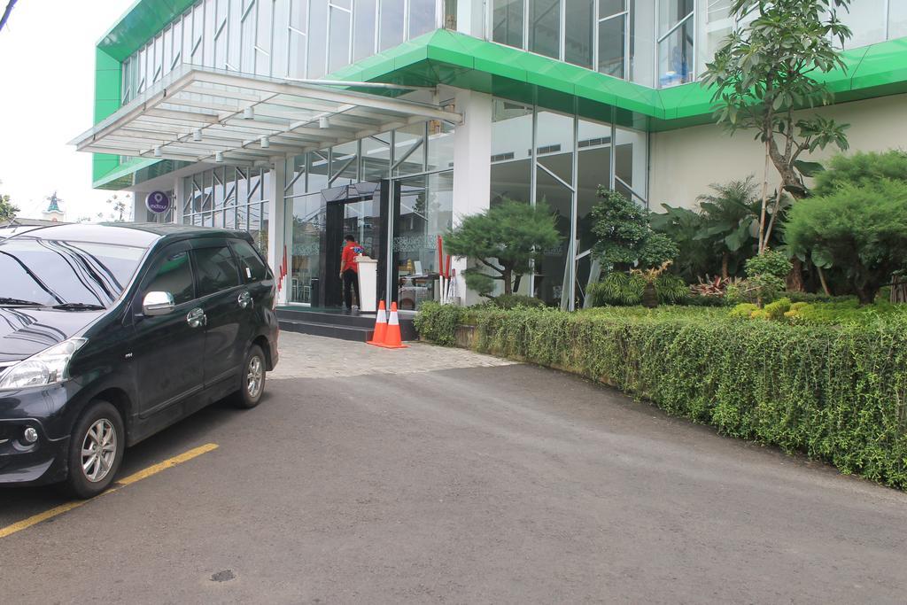 Agria Hotel Bogor Eksteriør billede
