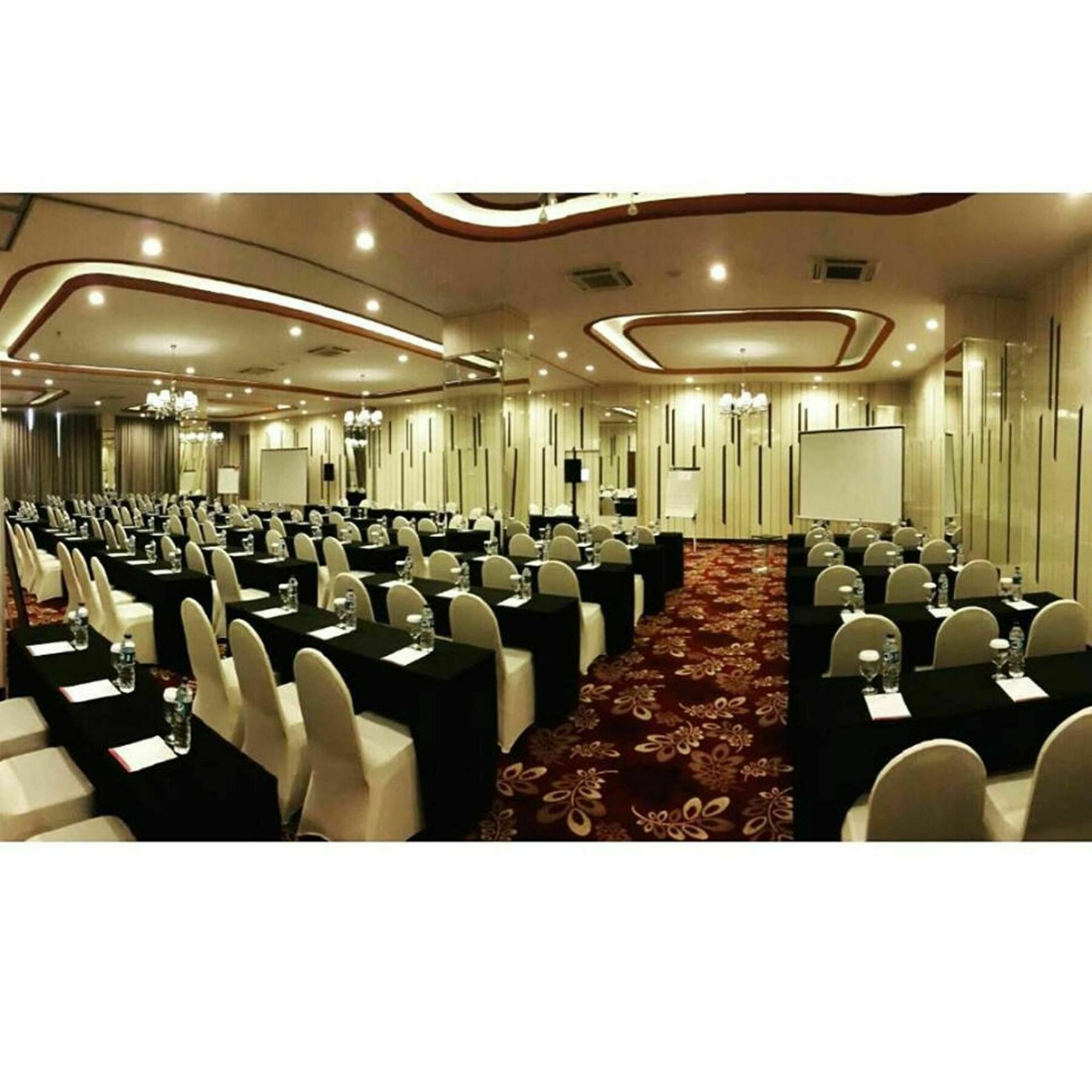 Agria Hotel Bogor Eksteriør billede